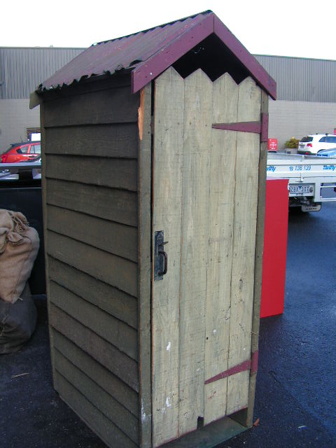 OUTHOUSE, Freestanding Outdoor Aussie Dunny